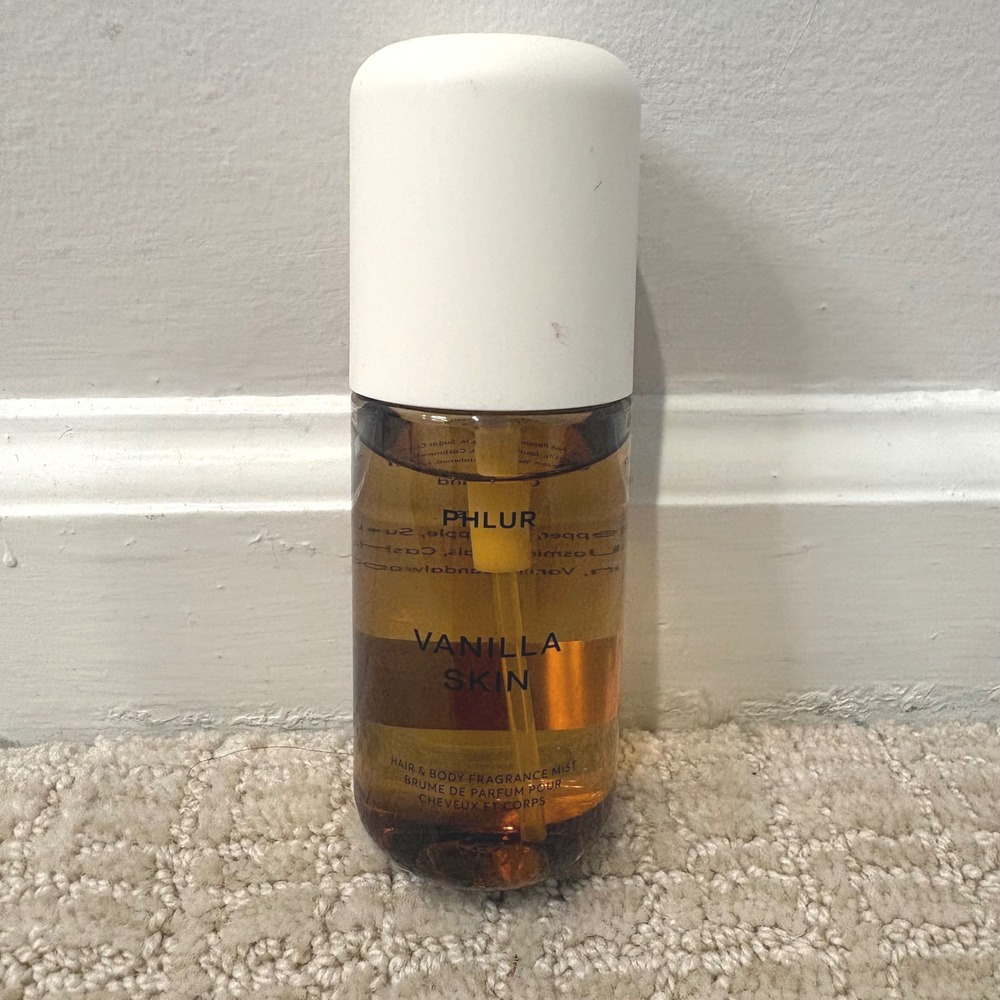 Phlur Vanilla Skin Body Mist Unisex 3.0oz 90mL Travel Gourmand Pepper Sandalwood